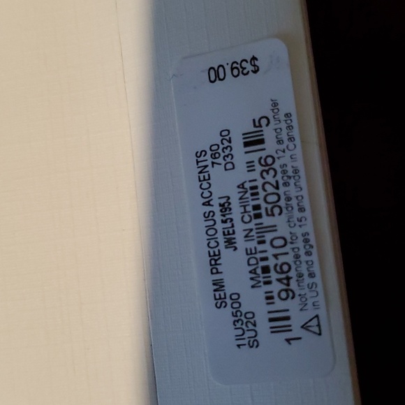 Shell Necklace - Picture 6 of 6